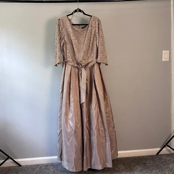 Jessica Howard | Dresses | Champagne Long Formal Mil Dress | Poshmark Jessica Howard | Dresses | Champagne Long Formal Mil Dress | Poshmark